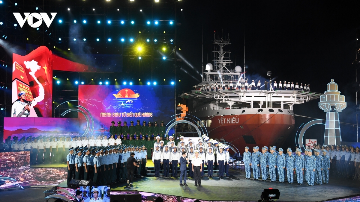 Art program “Strong and rich from the national sea” takes place in Khanh Hoa